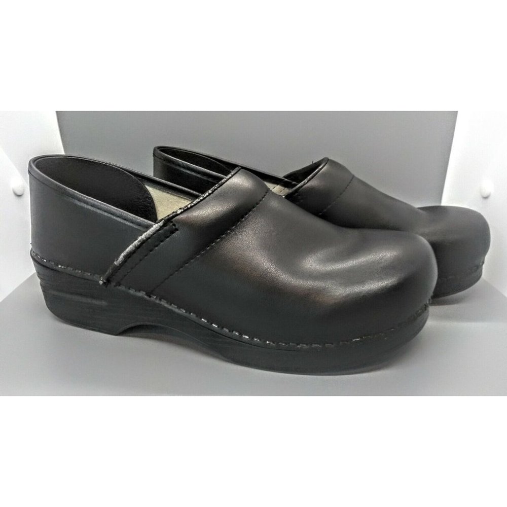 Dansko Black Clogs Nursing Shoes Womens SZ 41